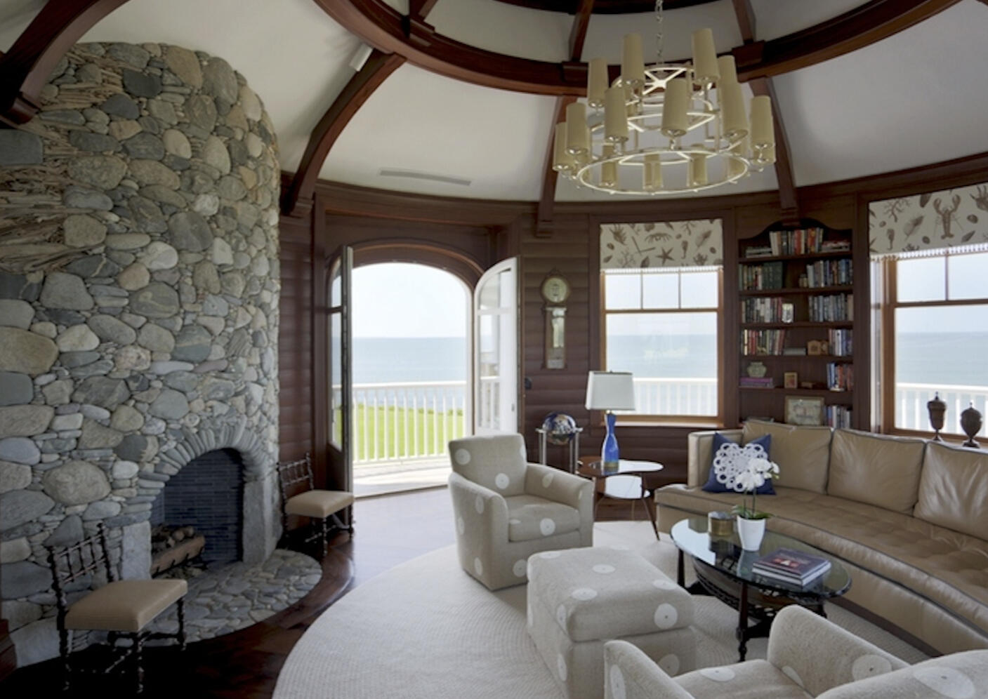 Massachussetts coastline House with Robert A.M Stern Architects House - coastal Massachusetts